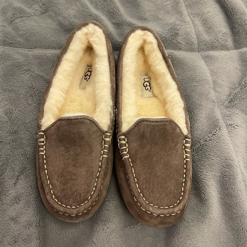 UGG Ansley slippers BRAND NEW